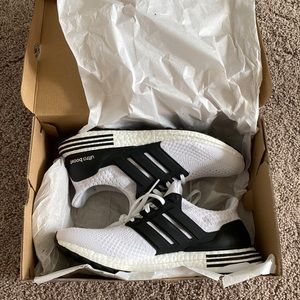 Brand New 🚨 Adidas Ultra Boost 5.0 white/black